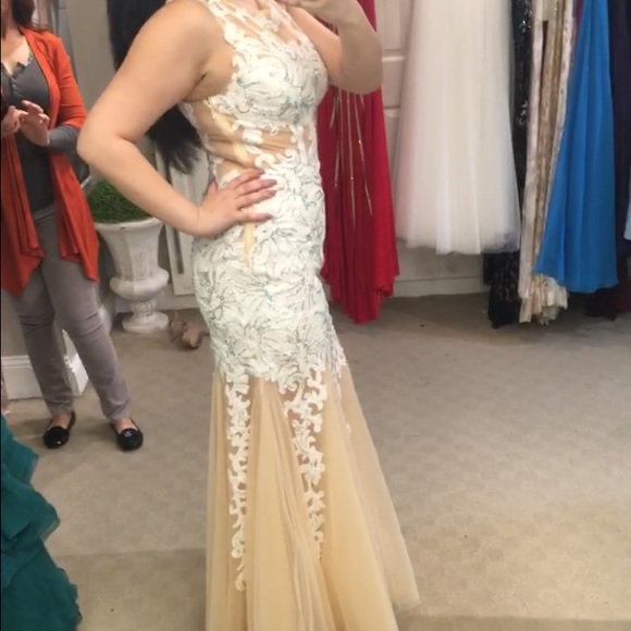 Prom dress - Picture 3 of 4