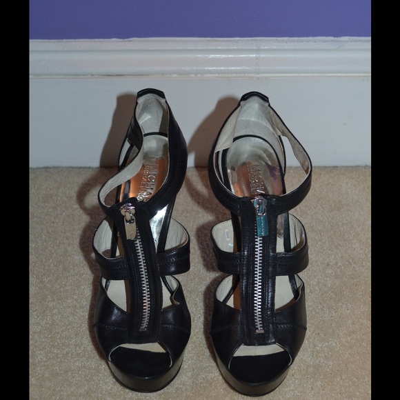 UNWORN Michael Kors Berkeley heel.