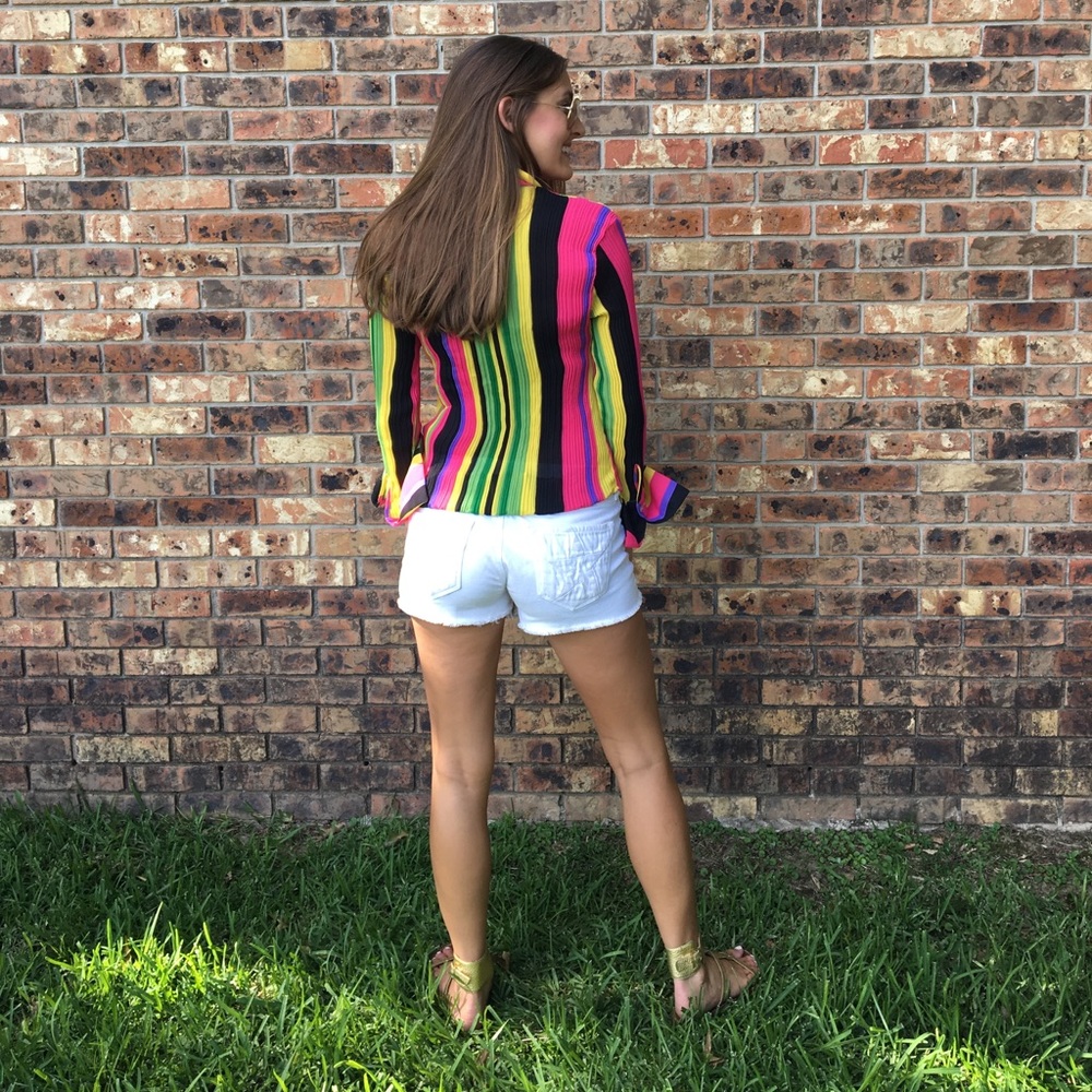 Blouse. - Picture 2 of 3