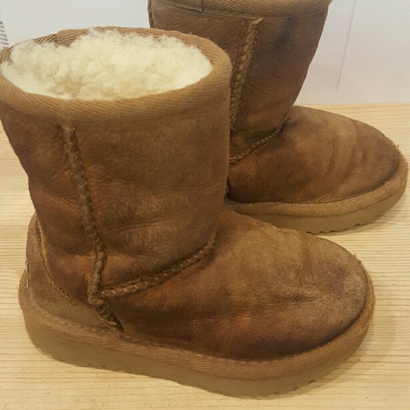 Toddler size 7 uggs