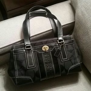COACH AUTHENTIC BLACK PURSE