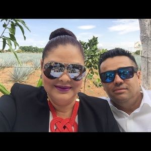 Meet your Posher, Veronica