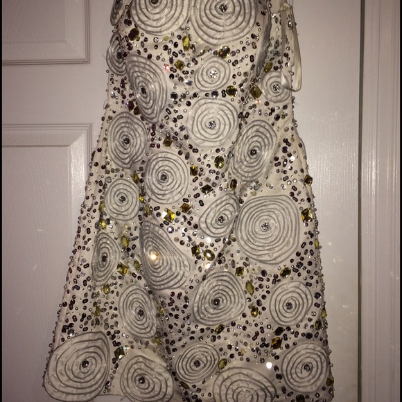 Dress - Picture 2 of 4