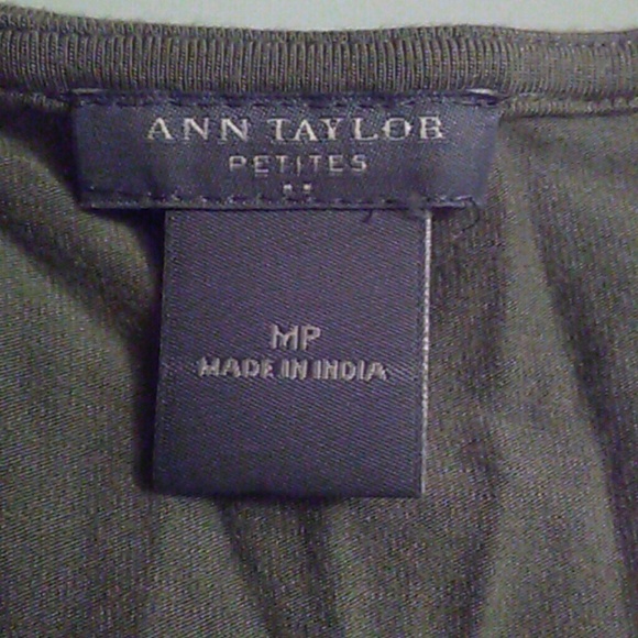 Ladies blouse - Picture 3 of 4