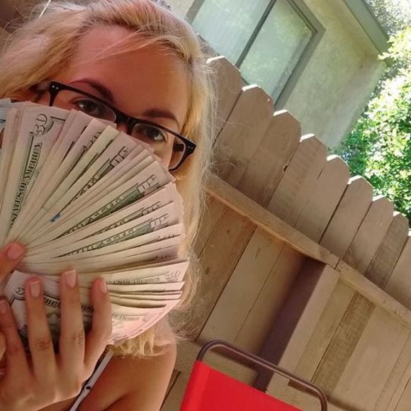 Meet your Posher, Melanie