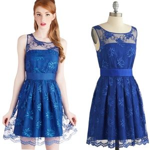✨HP✨BB Dakota A-Line Lace Dress