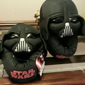 💖PRICE REDUCED💕 NWT-STAR WARS SLIPPERS