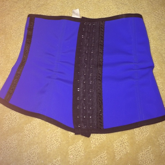 Waist trainer