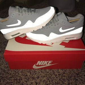 Women's air max 1