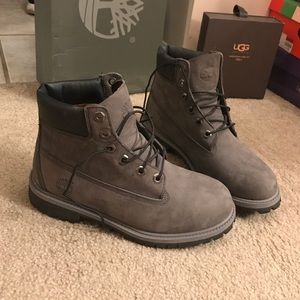 Men's/youth size 6 grey timberlands