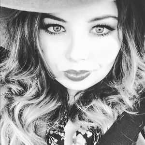 Meet your Posher, Jess