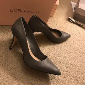 BCBG grey pointed toe heels