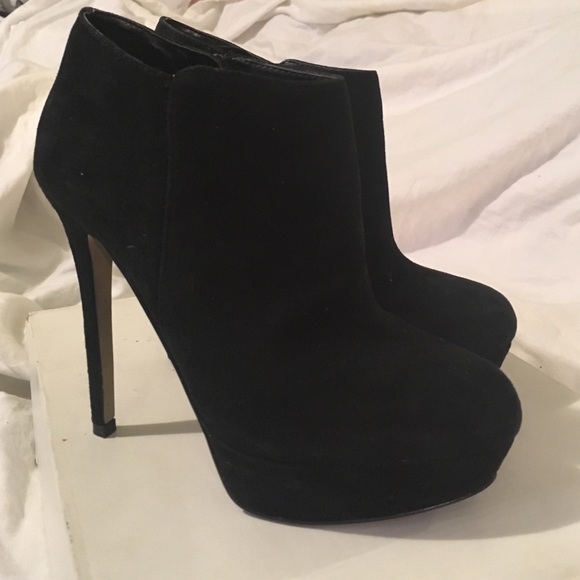 Aldo Stollar heel booties size 6