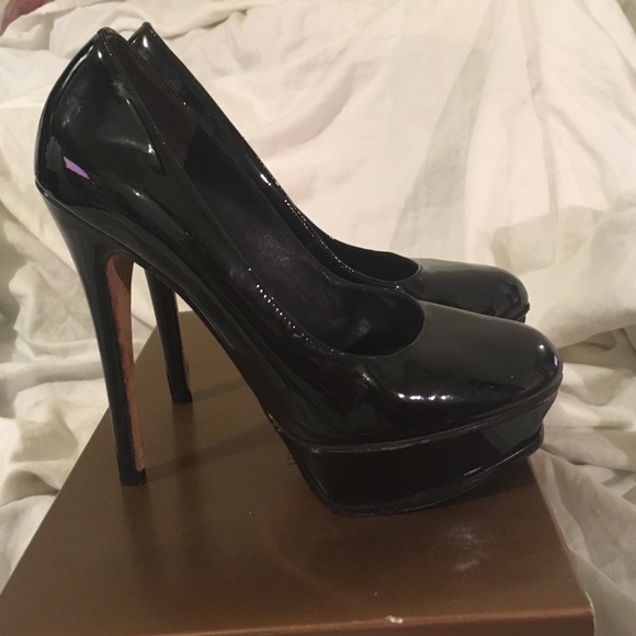 Vera Wang Lavender Vero Cuoio Sz 6 1/2