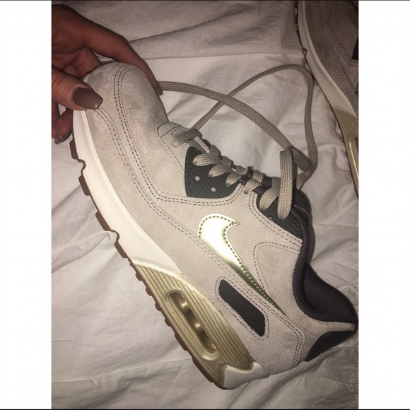 Women's Nike airmax