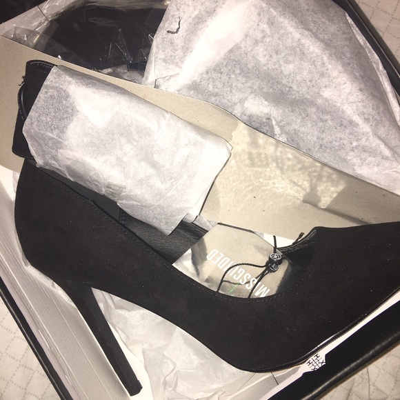 Black lace ankle cuff pumps brand new* NEVER WORN* - Picture 4 of 4