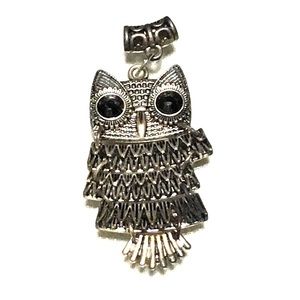 Silver Owl pedant with Black Jeweled eyes