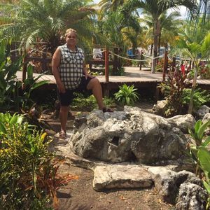 Meet your Posher, Lorraine