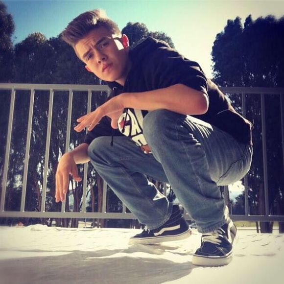 Meet your Posher, Dylan - Picture 1 of 1