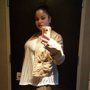 Meet your Posher, Brenda