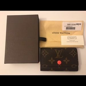 Louis Vuitton Multicles 6 Ring Key Holder