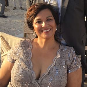 Meet your Posher, Lenora