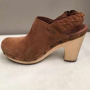 Ugg clogs