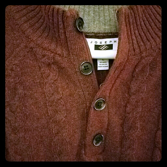 NWOT Men's Joseph Abboud cable knit sweater.