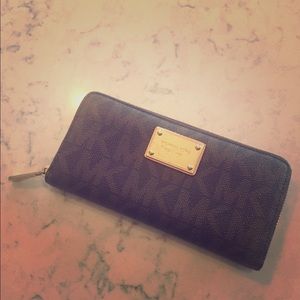 Michael Kors MK wallet