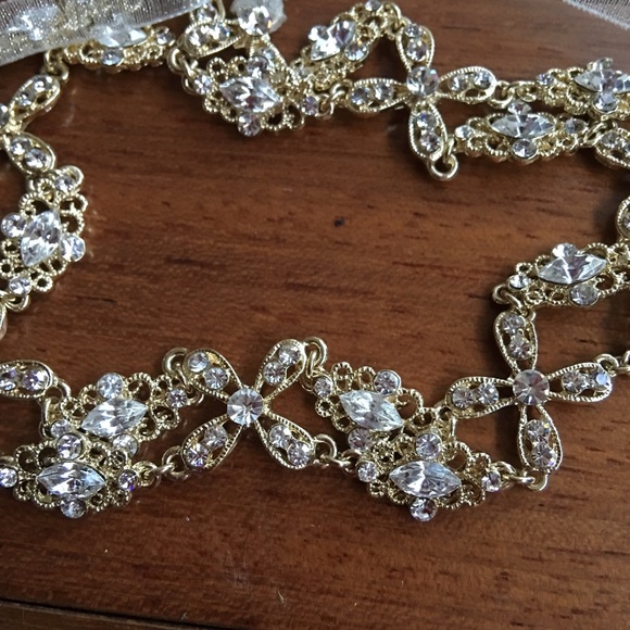 Beautiful crystal and ribbon wedding belt!