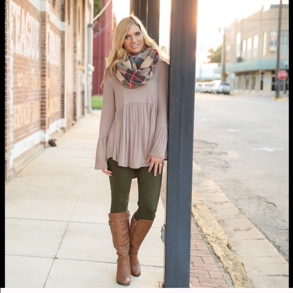 Sale⚡️Infinity raine olive leggings one size bnwt