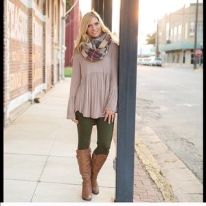 Sale⚡️Infinity raine olive leggings one size bnwt