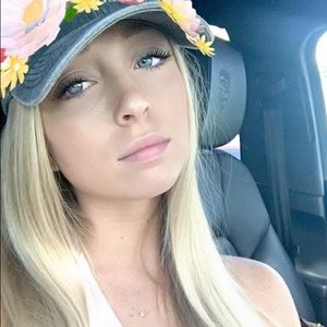 Meet your Posher, Carleigh