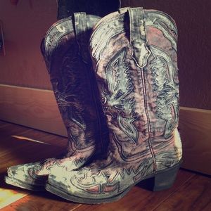 Corral Distressed Eagle Wing Boots