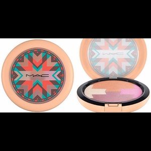 ON HOLD- MAC Gleamtones Powder Vibe Tribe