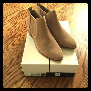 Never worn Dolce Vita suede taupe booties!