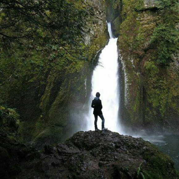 Meet your Posher, Brittany - Picture 2 of 2