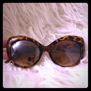 Cat eye sunglasses