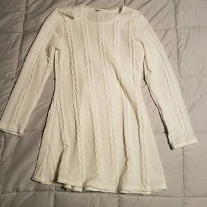 Xl white extra long, long sleeve sweater