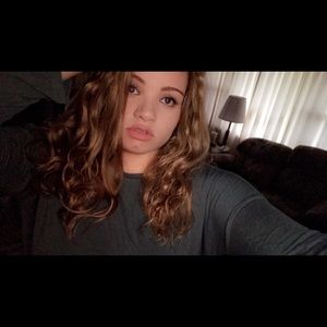 Meet your Posher, Julia