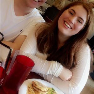 Meet your Posher, Claire