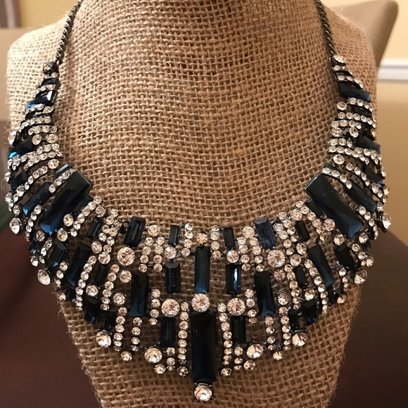 Stunning Amrita Singh Victoria Bib Necklace-NWOT