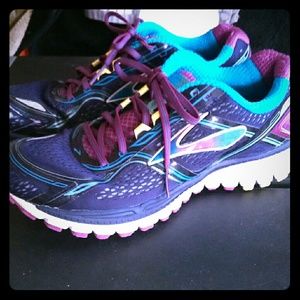 Womens Brooks Ghost 8 Sneakers (Size 11)