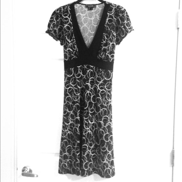 🌻 Dress by My Michelle - Picture 2 of 8