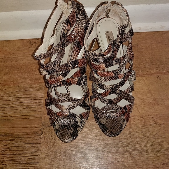 Jennifer Lopez snake skin heels