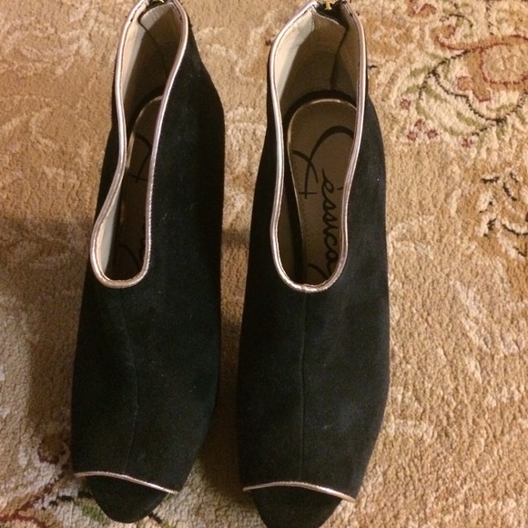 Jessica Simpson Black Booties - Picture 1 of 3