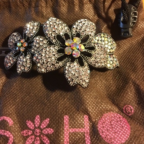Price drop‼️REAL Swarovski crystals hair barett.