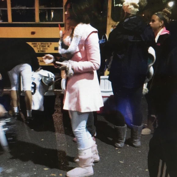 Pink Coat - Picture 4 of 4