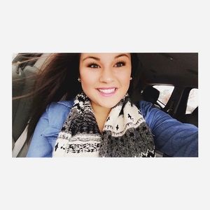 Meet your Posher, Jasmine