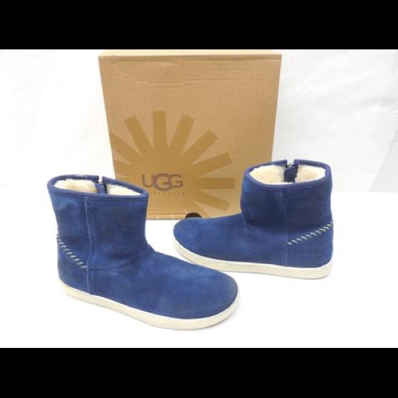 UGG AUSTRALIA K RYE SUEDE MOCCASIN ZIP BOOTS 3